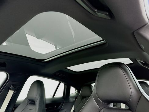 Certified 2025 Porsche Panamera RWD image 23