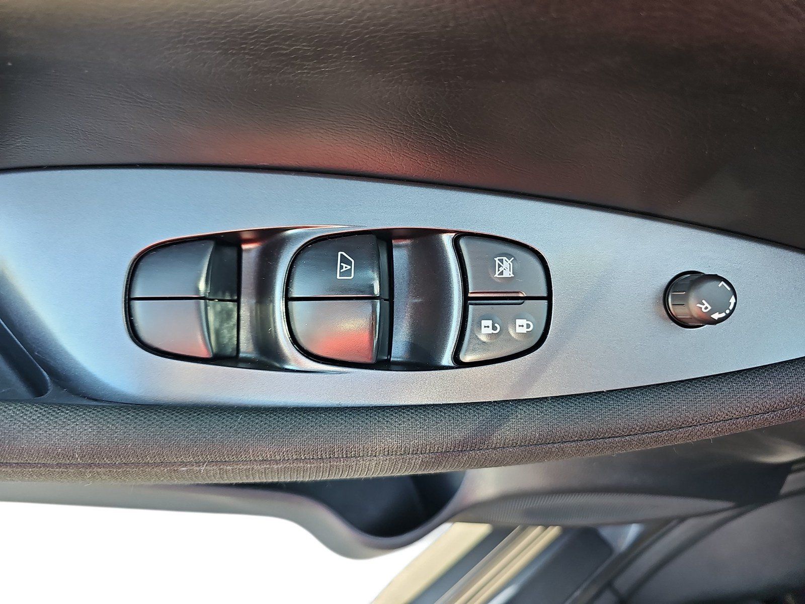 Used 2025 Nissan Leaf S FWD image 24