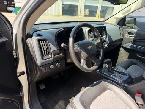 Used 2015 Chevrolet Colorado Z71 AWD/4WD image 9