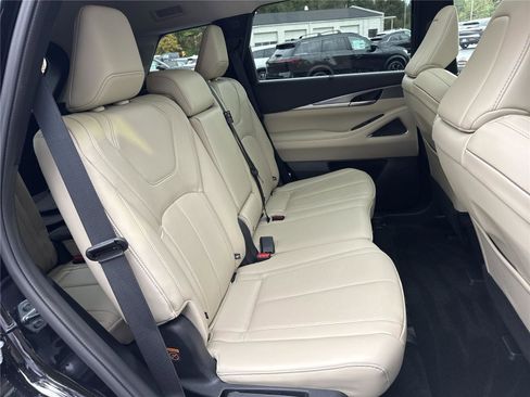 Certified 2025 INFINITI QX60 Luxe image 24