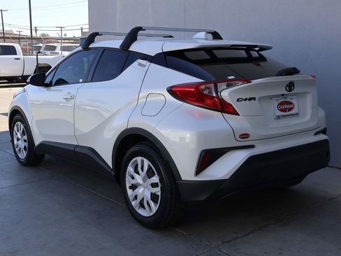 Used 2020 Toyota C-HR LE image 3