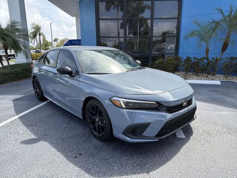 Used 2022 Honda Civic Sport image 2