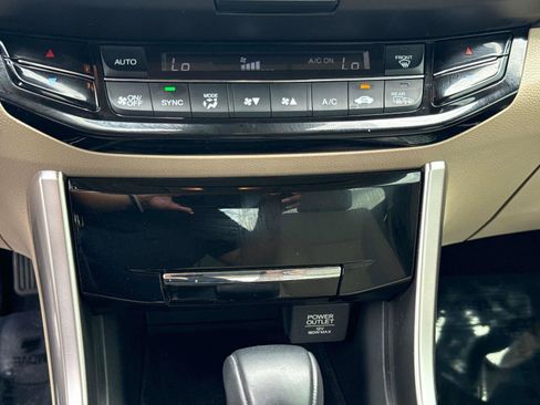 Certified 2017 Honda Accord Touring image 25