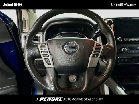 Used 2021 Nissan Titan SV w/ SV Convenience Package image 6
