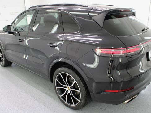 Used 2019 Porsche Cayenne AWD/4WD image 6