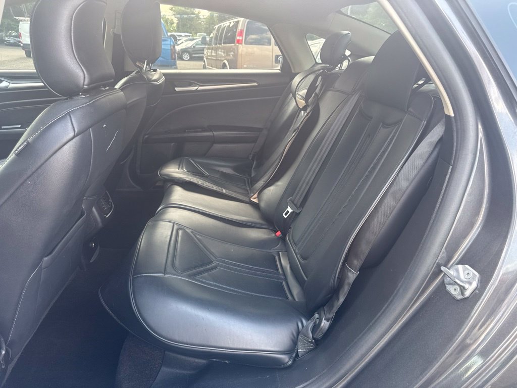 Used 2019 Ford Fusion Energi Titanium FWD image 38