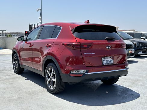 Used 2020 Kia Sportage LX FWD image 4