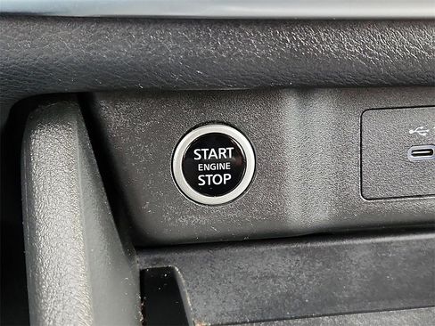 Used 2023 Nissan Rogue S image 20