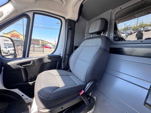 Used 2025 RAM ProMaster 2500 w/ Convenience Group FWD image 18