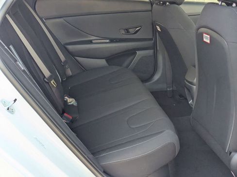 New 2025 Hyundai Elantra SEL image 29