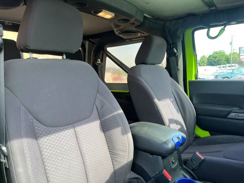 Used 2013 Jeep Wrangler Sport AWD/4WD image 12