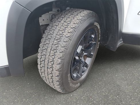 Certified 2022 Jeep Cherokee Latitude w/ Sun & Sound Group image 30