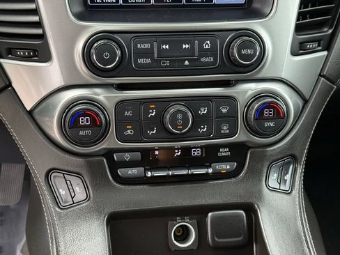 Used 2020 Chevrolet Suburban LT AWD/4WD image 14