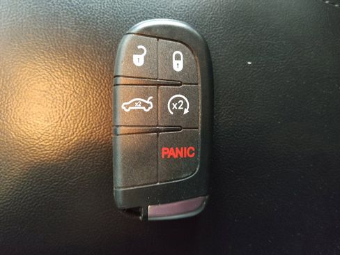 Used 2017 Jeep Grand Cherokee Altitude AWD/4WD image 32