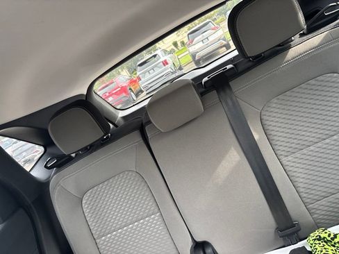 Used 2021 Ford Escape SE FWD image 19