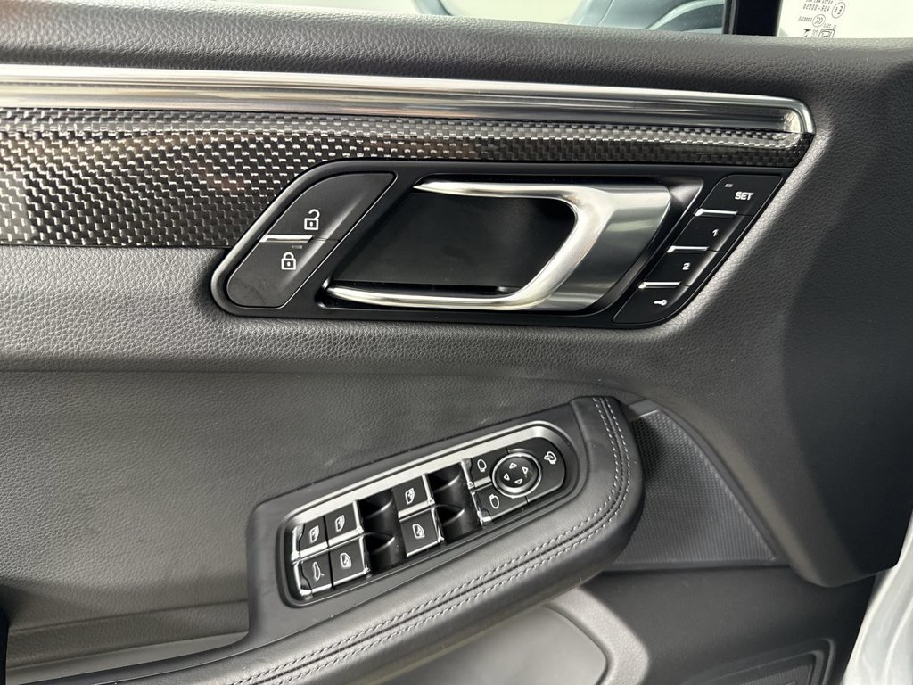 Certified 2026 Porsche Macan S AWD/4WD image 34