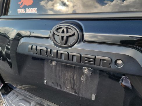 Used 2019 Toyota 4Runner TRD Off-Road AWD/4WD image 10