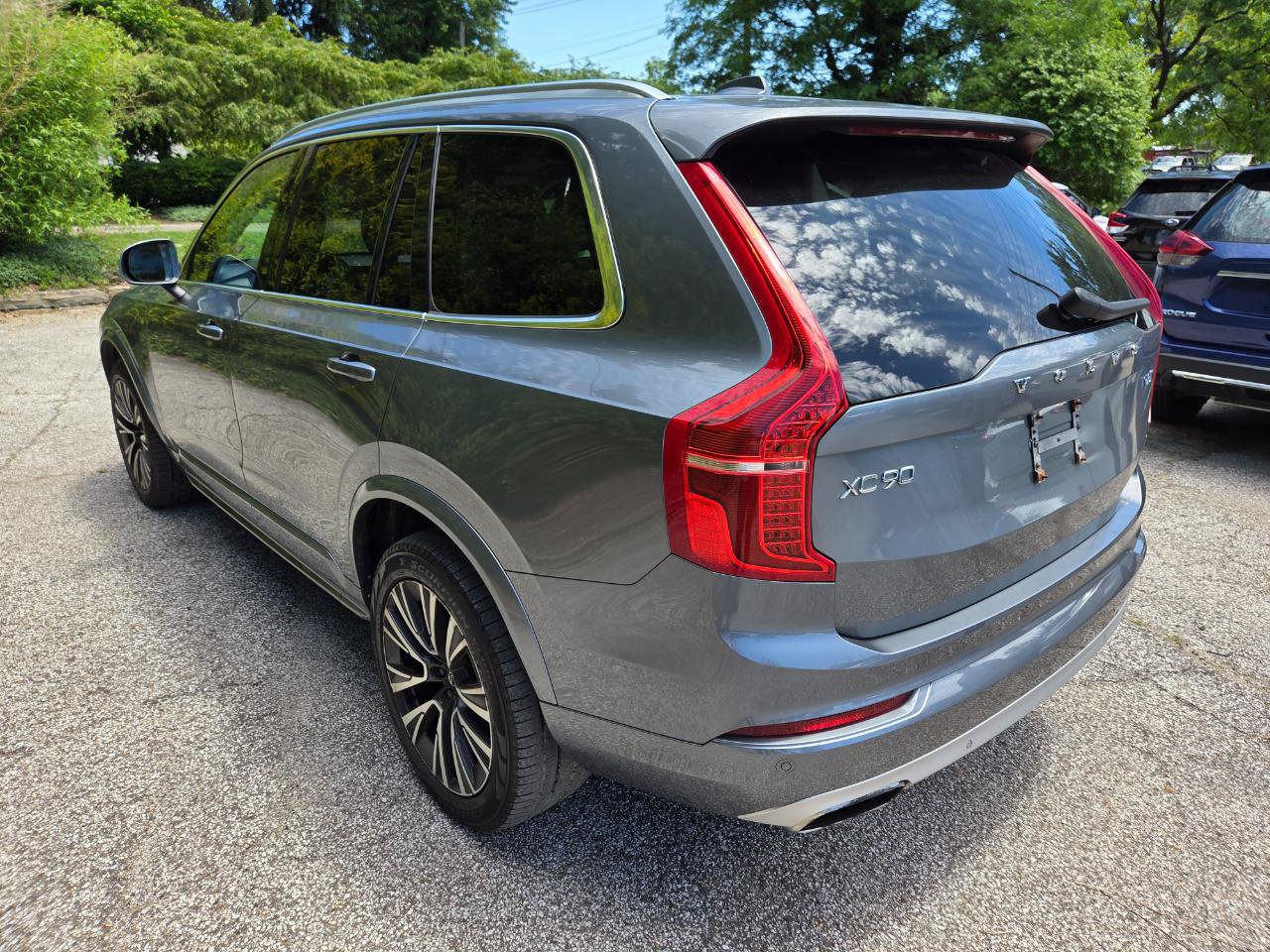 Used 2020 Volvo XC90 T5 Momentum w/ Protection Package Premier AWD/4WD image 6