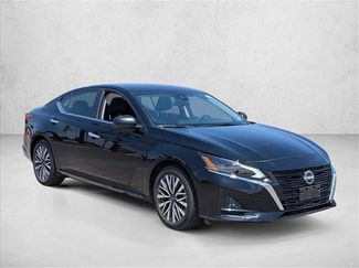 Used 2024 Nissan Altima 2.5 SR FWD video 3