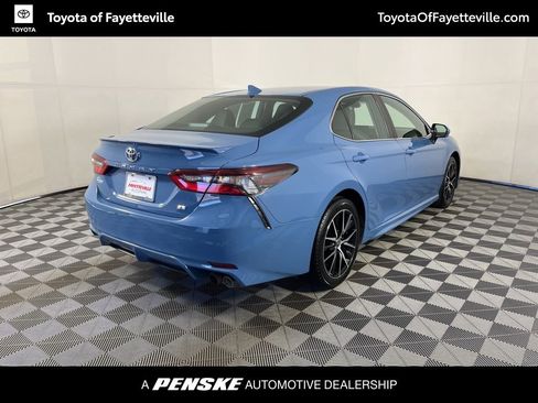 Used 2024 Toyota Camry SE image 12