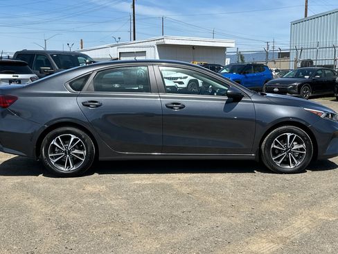 Used 2024 Kia Forte LXS FWD image 3