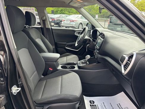 Used 2020 Kia Soul LX FWD image 23