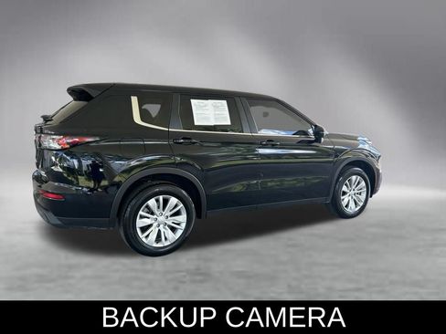 Used 2025 Mitsubishi Outlander ES FWD image 4
