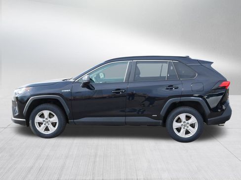 Used 2021 Toyota RAV4 LE AWD/4WD image 4