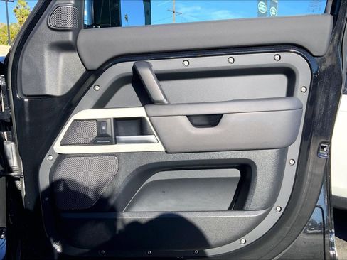 Used 2024 Land Rover Defender 110 S image 22