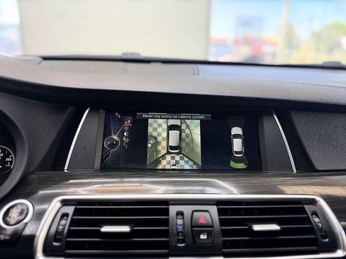 Used 2014 BMW 550i Gran Turismo RWD image 12