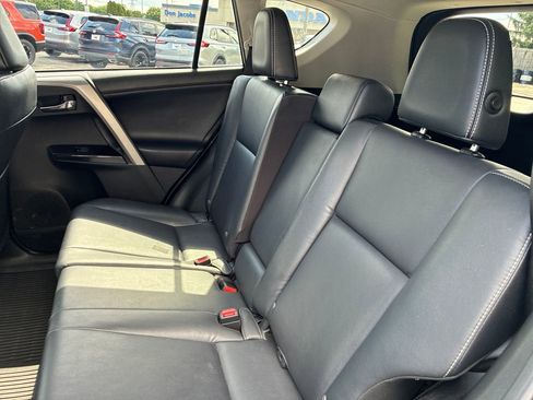Used 2018 Toyota RAV4 Limited w/ Advanced Technology Package AWD/4WD image 19