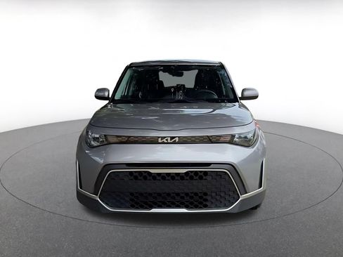Used 2025 Kia Soul LX w/ LX Technology Package FWD image 4