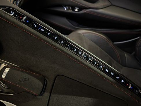 Used 2024 Chevrolet Corvette Stingray Premium Cpe w/ Z51 Performance Package RWD image 9
