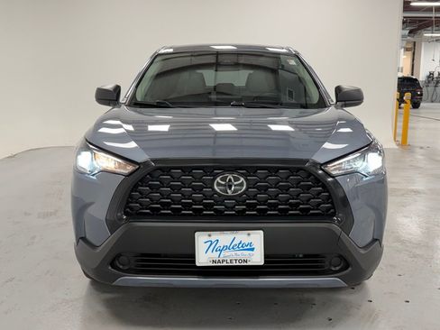 Used 2023 Toyota Corolla Cross L image 6