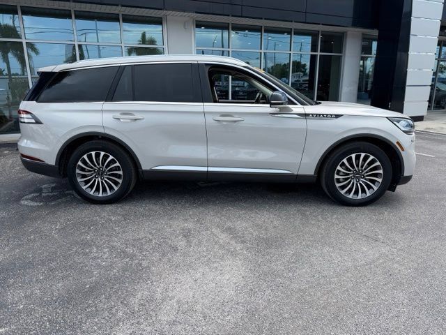 Certified 2023 Lincoln Aviator Reserve AWD/4WD image 9