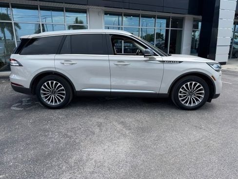 Certified 2023 Lincoln Aviator Reserve AWD/4WD image 9