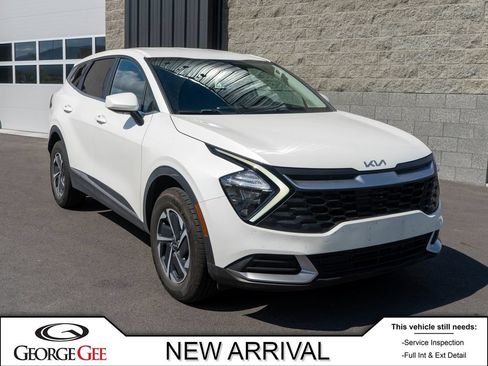Used 2023 Kia Sportage LX AWD/4WD image 1