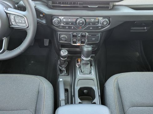 New 2025 Jeep Gladiator Sport image 20