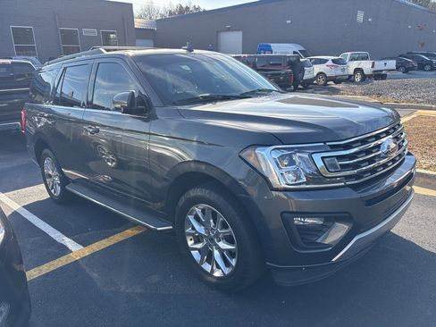 Used 2021 Ford Expedition XLT image 2
