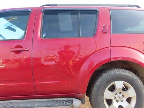 Used 2011 Nissan Pathfinder S AWD/4WD image 28
