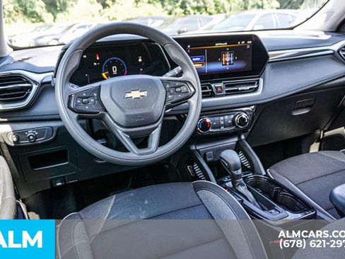 Used 2025 Chevrolet TrailBlazer LT FWD image 26