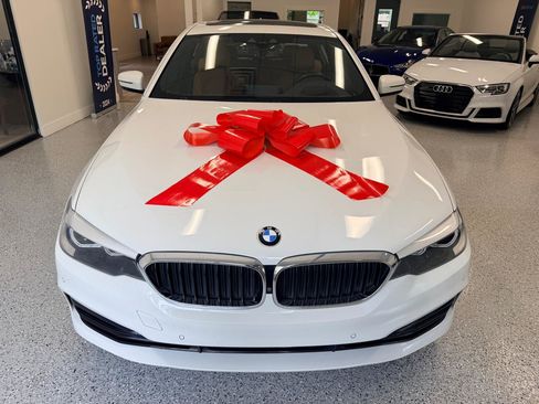 Used 2019 BMW 530i w/ Premium Package RWD image 14