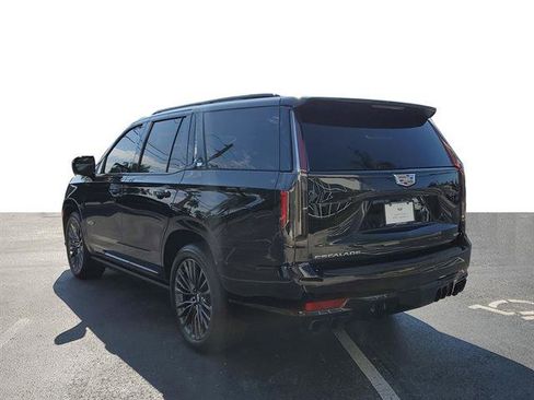 Certified 2023 Cadillac Escalade V AWD/4WD image 3
