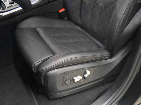Used 2026 BMW X7 xDrive40i w/ Executive Package AWD/4WD image 26