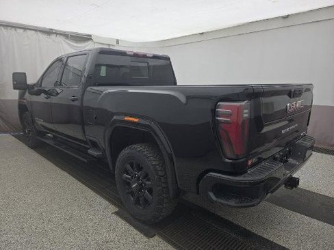 Used 2025 GMC Sierra 2500 AT4 w/ AT4 Premium Plus Package AWD/4WD image 4