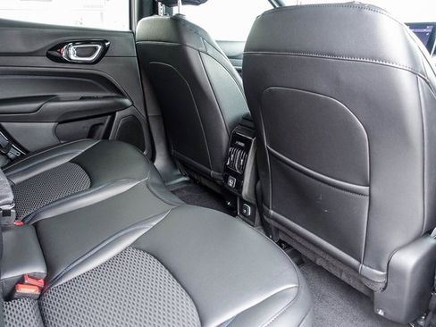 New 2026 Jeep Compass Latitude image 10