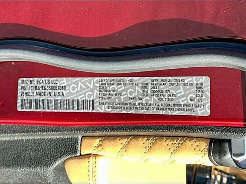 Used 2025 Jeep Grand Cherokee Summit image 33