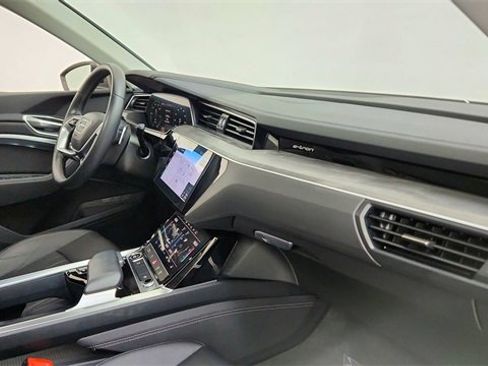 Used 2024 Audi Q8 e-tron Premium image 20