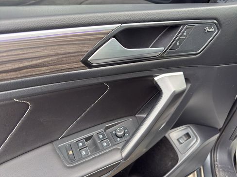 Used 2024 Volkswagen Tiguan SEL R-Line image 9