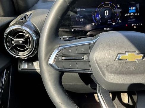 Used 2025 Chevrolet Equinox LT image 11
